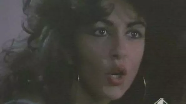 Transbabe فريا وين ينتشر الحمار سكس جنس عربي
