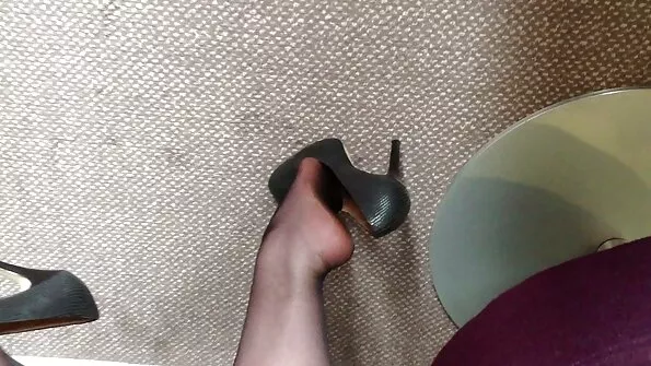 هذا ناضجة وقحة يحب فيديوجنس عربي اللعب مع نفسها