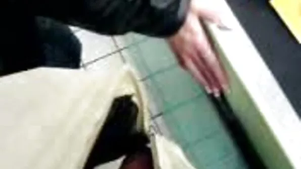 BangPrettyAndRaw-Bri كلاين جنس عربي حقيقي يحصل لها ضيق كس حفر من قبل اثنين من الديكة مختلفة